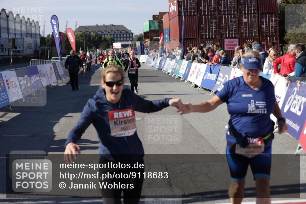 03.10.2025 - Köhlbrandbrückenlauf Jannik Wohlers http://msf.ph/oto/9118683 03.10.2025 13:34:26 Ziel 4674, 4702, 4754, 5207, 5221, 5437, 5693, 5695 meine-sportfotos.de