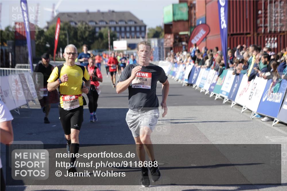 03.10.2025 - Köhlbrandbrückenlauf Jannik Wohlers http://msf.ph/oto/9118688 03.10.2025 13:03:39 Ziel 4063, 4214, 4252, 4274, 4300, 4422, 4507, 5639, 5707, 5799, 6025, 6194, 6207 meine-sportfotos.de
