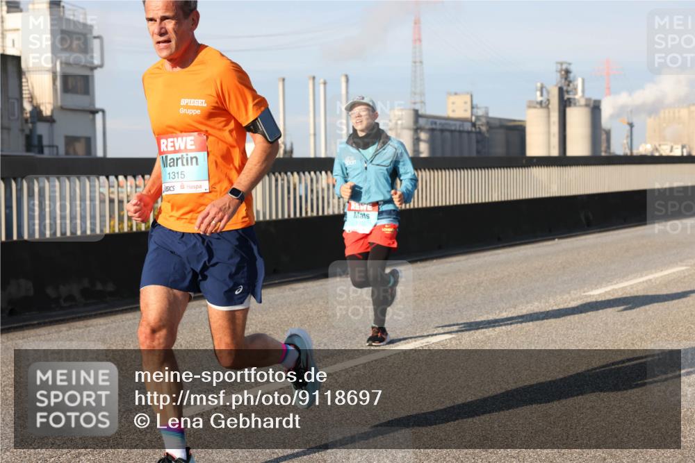 03.10.2025 - Köhlbrandbrückenlauf Lena Gebhardt http://msf.ph/oto/9118697 03.10.2025 09:44:59 Position 2 1315 meine-sportfotos.de