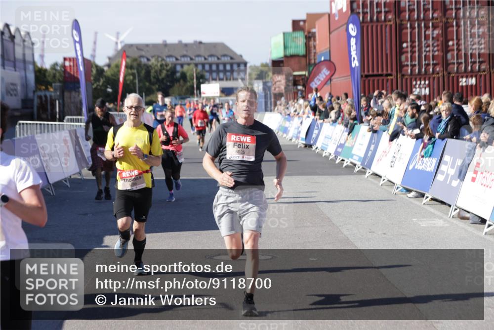 03.10.2025 - Köhlbrandbrückenlauf Jannik Wohlers http://msf.ph/oto/9118700 03.10.2025 13:03:39 Ziel 4063, 4214, 4252, 4274, 4300, 4422, 4507, 5639, 5707, 5799, 6025, 6194, 6207 meine-sportfotos.de