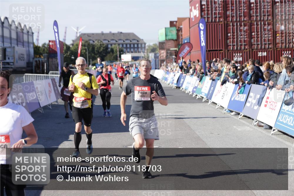 03.10.2025 - Köhlbrandbrückenlauf Jannik Wohlers http://msf.ph/oto/9118703 03.10.2025 13:03:39 Ziel 4063, 4214, 4252, 4274, 4300, 4422, 4507, 5639, 5707, 5799, 6025, 6194, 6207 meine-sportfotos.de