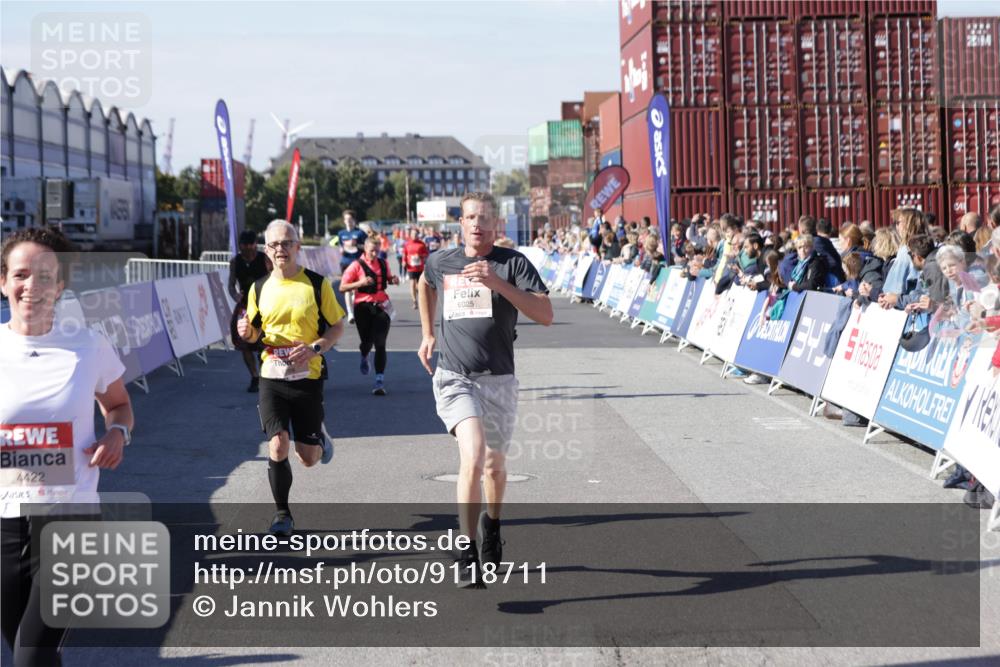 03.10.2025 - Köhlbrandbrückenlauf Jannik Wohlers http://msf.ph/oto/9118711 03.10.2025 13:03:39 Ziel 4063, 4214, 4252, 4274, 4300, 4422, 4507, 5639, 5707, 5799, 6025, 6194, 6207 meine-sportfotos.de