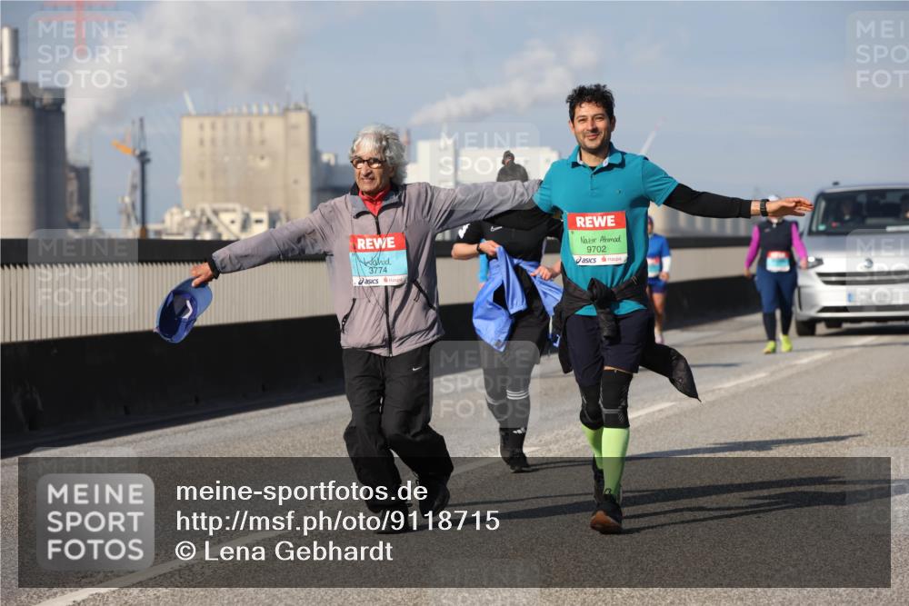 03.10.2025 - Köhlbrandbrückenlauf Lena Gebhardt http://msf.ph/oto/9118715 03.10.2025 10:25:49 Position 2 3774, 9702 meine-sportfotos.de