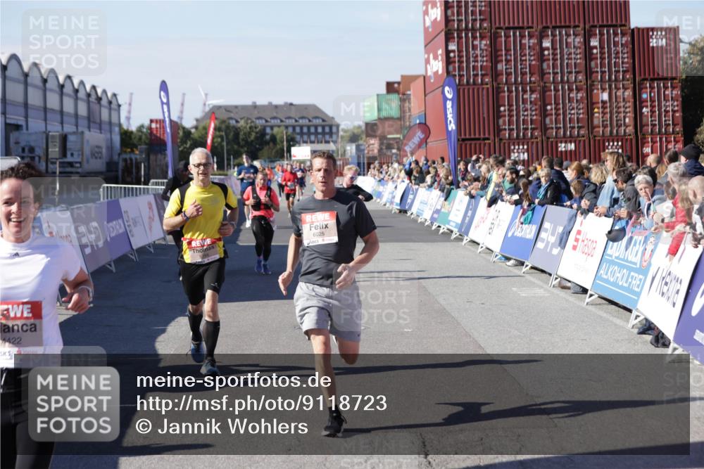 03.10.2025 - Köhlbrandbrückenlauf Jannik Wohlers http://msf.ph/oto/9118723 03.10.2025 13:03:39 Ziel 4063, 4214, 4252, 4274, 4300, 4422, 4507, 5639, 5707, 5799, 6025, 6194, 6207 meine-sportfotos.de