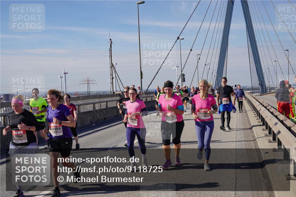 03.10.2025 - Köhlbrandbrückenlauf Michael Burmester http://msf.ph/oto/9118725 03.10.2025 13:00:05 Position 2 5310, 5378, 5206 meine-sportfotos.de