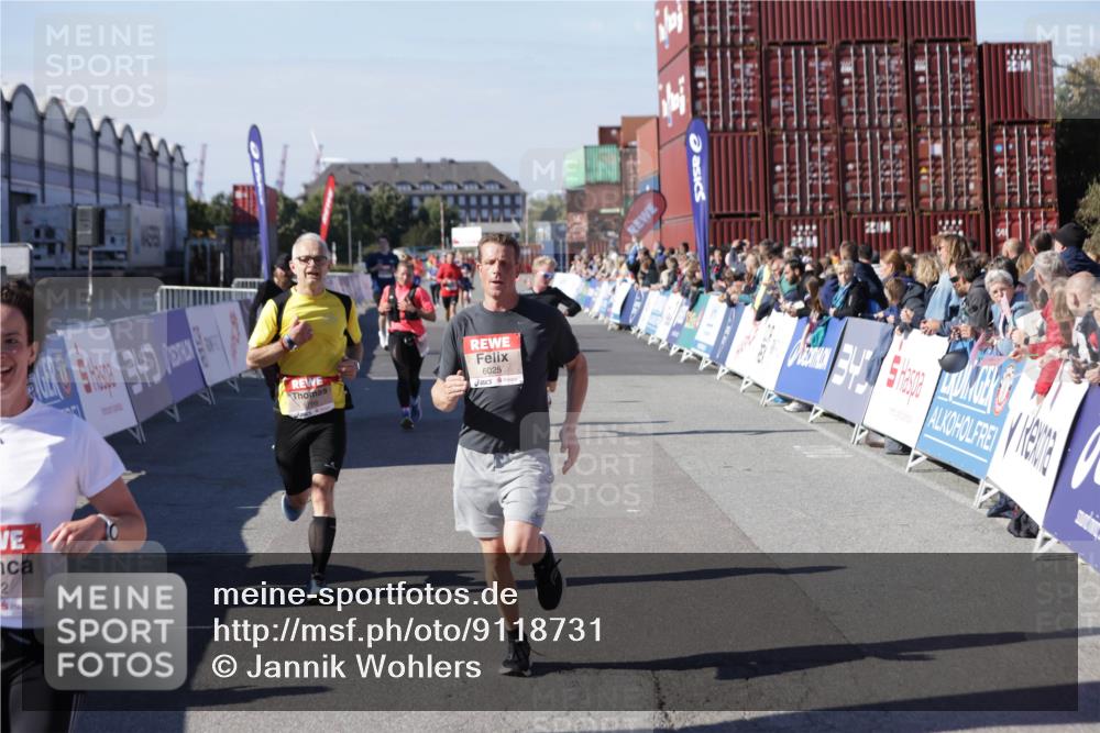 03.10.2025 - Köhlbrandbrückenlauf Jannik Wohlers http://msf.ph/oto/9118731 03.10.2025 13:03:40 Ziel 4063, 4214, 4252, 4274, 4422, 4507, 5639, 5707, 5799, 6025, 6194 meine-sportfotos.de