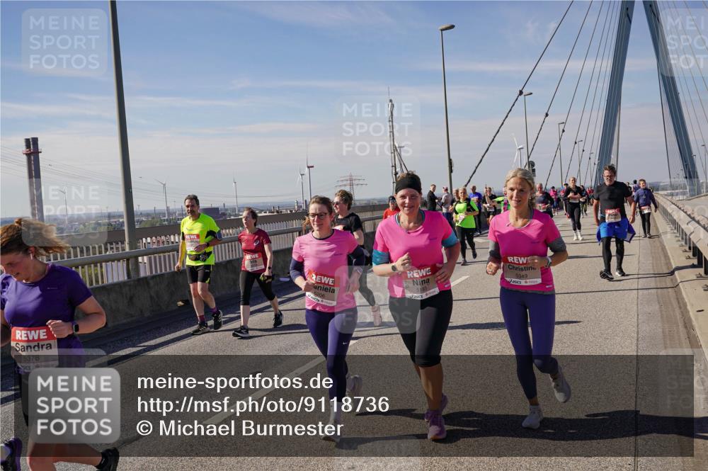 03.10.2025 - Köhlbrandbrückenlauf Michael Burmester http://msf.ph/oto/9118736 03.10.2025 13:00:06 Position 2 5378, 5206, 5185, 5349 meine-sportfotos.de
