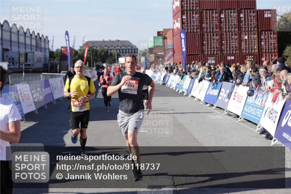 03.10.2025 - Köhlbrandbrückenlauf Jannik Wohlers http://msf.ph/oto/9118737 03.10.2025 13:03:40 Ziel 4063, 4214, 4252, 4274, 4422, 4507, 5639, 5707, 5799, 6025, 6194 meine-sportfotos.de