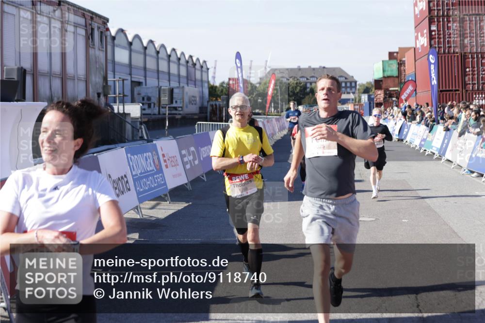 03.10.2025 - Köhlbrandbrückenlauf Jannik Wohlers http://msf.ph/oto/9118740 03.10.2025 13:03:40 Ziel 4063, 4214, 4252, 4274, 4422, 4507, 5639, 5707, 5799, 6025, 6194 meine-sportfotos.de