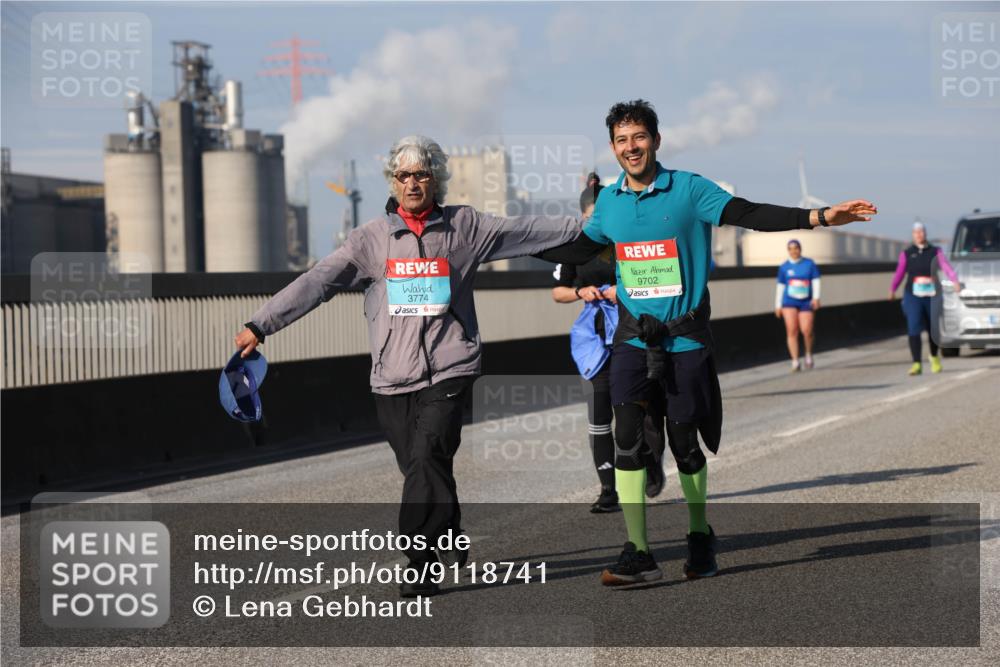 03.10.2025 - Köhlbrandbrückenlauf Lena Gebhardt http://msf.ph/oto/9118741 03.10.2025 10:25:50 Position 2 3774, 9702 meine-sportfotos.de
