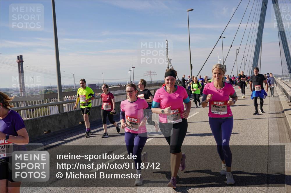 03.10.2025 - Köhlbrandbrückenlauf Michael Burmester http://msf.ph/oto/9118742 03.10.2025 13:00:06 Position 2 378, 5206, 5185, 5349 meine-sportfotos.de