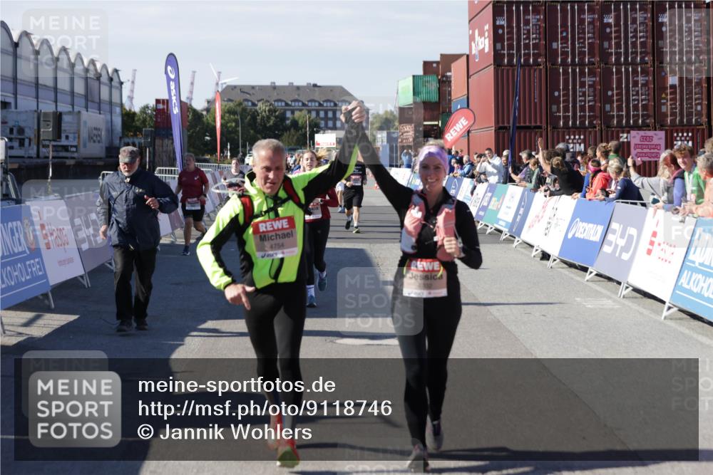 03.10.2025 - Köhlbrandbrückenlauf Jannik Wohlers http://msf.ph/oto/9118746 03.10.2025 13:34:31 Ziel 4702, 4754, 5390, 5437, 5693, 5695 meine-sportfotos.de