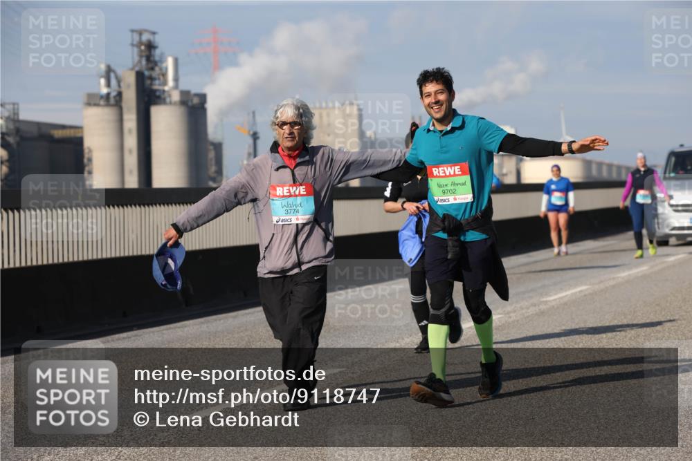 03.10.2025 - Köhlbrandbrückenlauf Lena Gebhardt http://msf.ph/oto/9118747 03.10.2025 10:25:50 Position 2 3774, 9702 meine-sportfotos.de