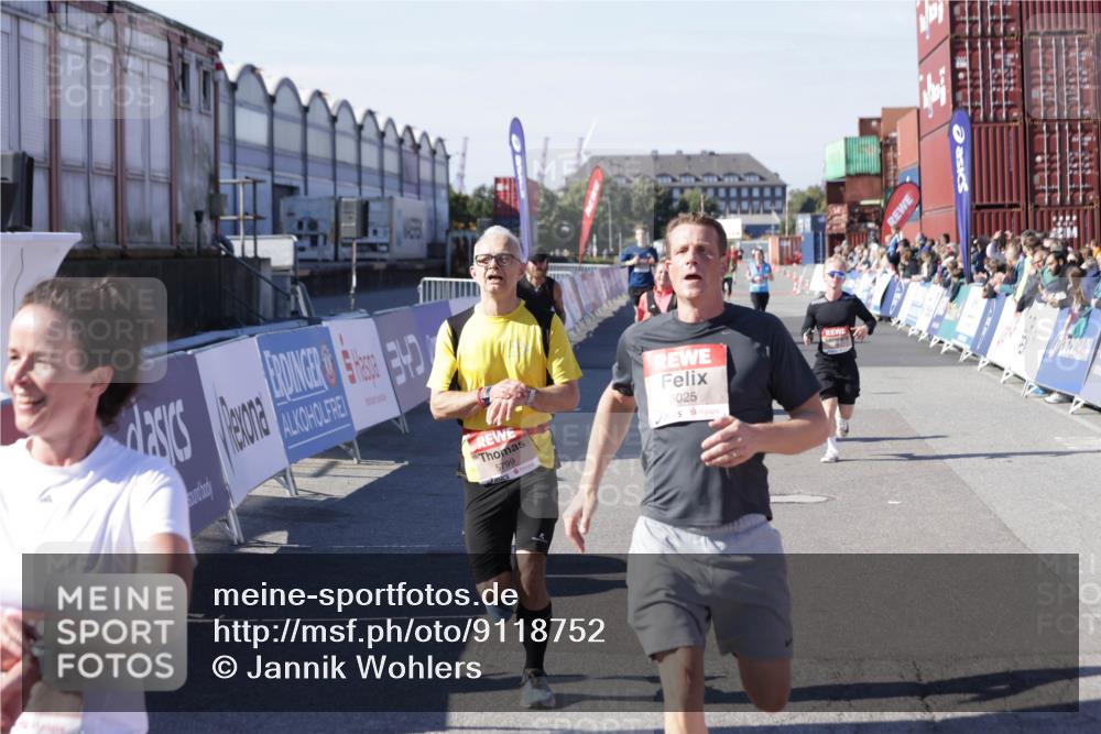 03.10.2025 - Köhlbrandbrückenlauf Jannik Wohlers http://msf.ph/oto/9118752 03.10.2025 13:03:40 Ziel 4063, 4214, 4252, 4274, 4422, 4507, 5639, 5707, 5799, 6025, 6194 meine-sportfotos.de
