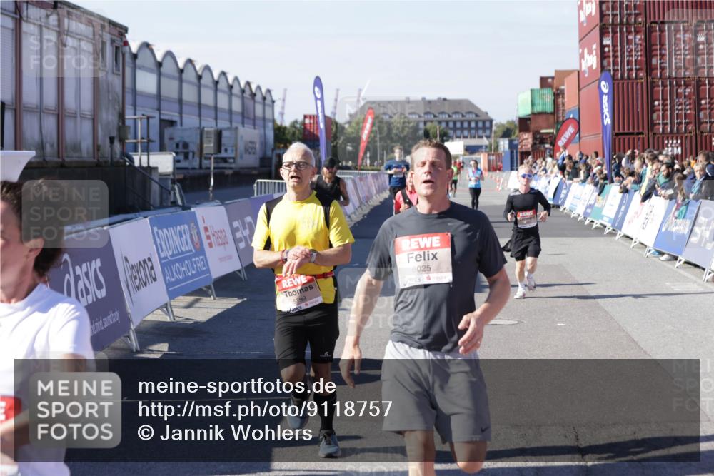 03.10.2025 - Köhlbrandbrückenlauf Jannik Wohlers http://msf.ph/oto/9118757 03.10.2025 13:03:40 Ziel 4063, 4214, 4252, 4274, 4422, 4507, 5639, 5707, 5799, 6025, 6194 meine-sportfotos.de