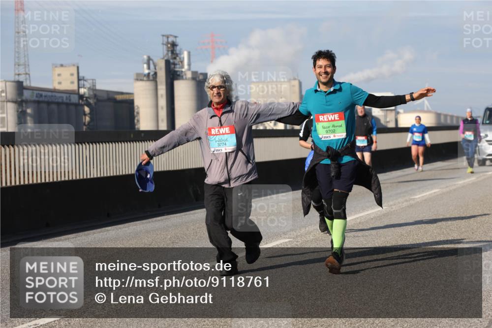 03.10.2025 - Köhlbrandbrückenlauf Lena Gebhardt http://msf.ph/oto/9118761 03.10.2025 10:25:50 Position 2 3774, 9702 meine-sportfotos.de