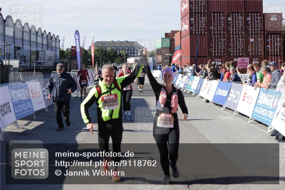 03.10.2025 - Köhlbrandbrückenlauf Jannik Wohlers http://msf.ph/oto/9118762 03.10.2025 13:34:31 Ziel 4702, 4754, 5390, 5437, 5693, 5695 meine-sportfotos.de