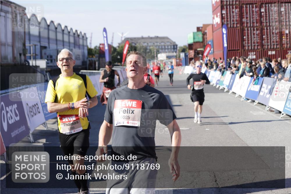 03.10.2025 - Köhlbrandbrückenlauf Jannik Wohlers http://msf.ph/oto/9118769 03.10.2025 13:03:41 Ziel 4063, 4214, 4274, 4322, 4422, 4507, 5639, 5707, 5799, 6025 meine-sportfotos.de