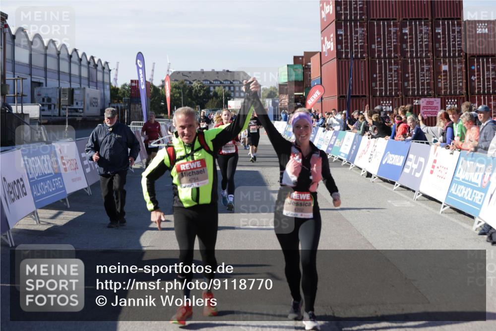 03.10.2025 - Köhlbrandbrückenlauf Jannik Wohlers http://msf.ph/oto/9118770 03.10.2025 13:34:31 Ziel 4702, 4754, 5390, 5437, 5693, 5695 meine-sportfotos.de