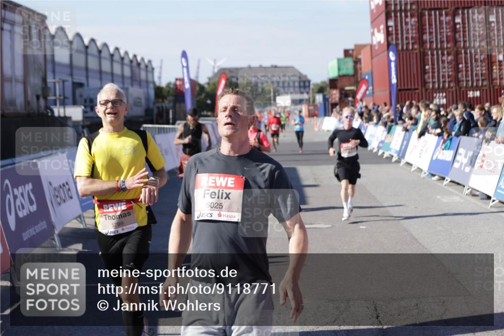 03.10.2025 - Köhlbrandbrückenlauf Jannik Wohlers http://msf.ph/oto/9118771 03.10.2025 13:03:41 Ziel 4063, 4214, 4274, 4322, 4422, 4507, 5639, 5707, 5799, 6025 meine-sportfotos.de