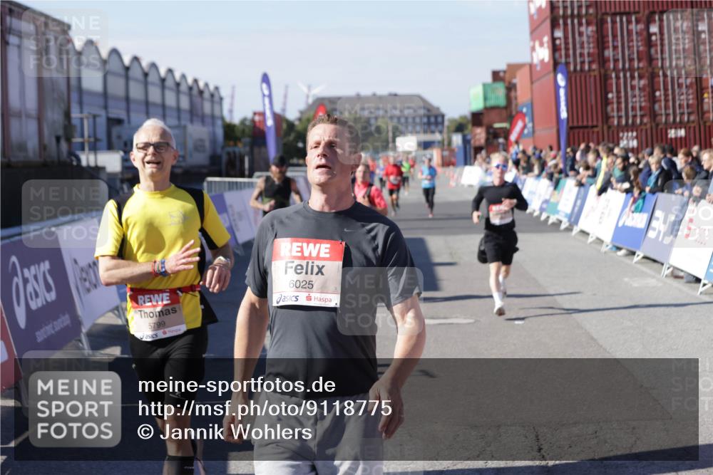 03.10.2025 - Köhlbrandbrückenlauf Jannik Wohlers http://msf.ph/oto/9118775 03.10.2025 13:03:41 Ziel 4063, 4214, 4274, 4322, 4422, 4507, 5639, 5707, 5799, 6025 meine-sportfotos.de