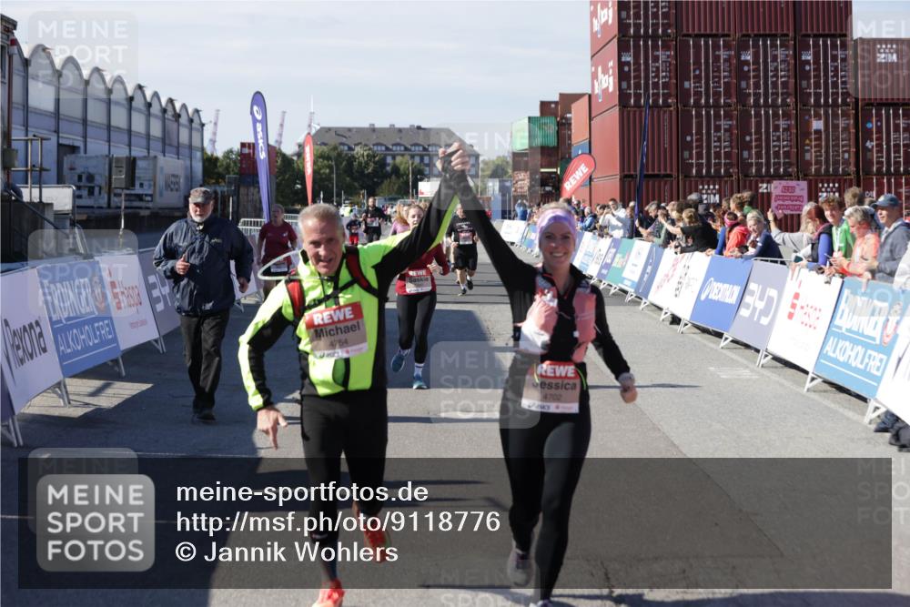 03.10.2025 - Köhlbrandbrückenlauf Jannik Wohlers http://msf.ph/oto/9118776 03.10.2025 13:34:31 Ziel 4702, 4754, 5390, 5437, 5693, 5695 meine-sportfotos.de