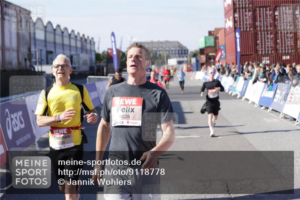 03.10.2025 - Köhlbrandbrückenlauf Jannik Wohlers http://msf.ph/oto/9118778 03.10.2025 13:03:41 Ziel 4063, 4214, 4274, 4322, 4422, 4507, 5639, 5707, 5799, 6025 meine-sportfotos.de
