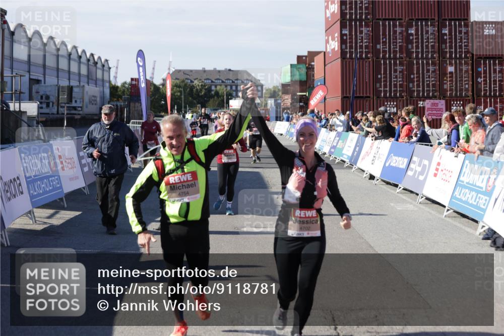 03.10.2025 - Köhlbrandbrückenlauf Jannik Wohlers http://msf.ph/oto/9118781 03.10.2025 13:34:31 Ziel 4702, 4754, 5390, 5437, 5693, 5695 meine-sportfotos.de