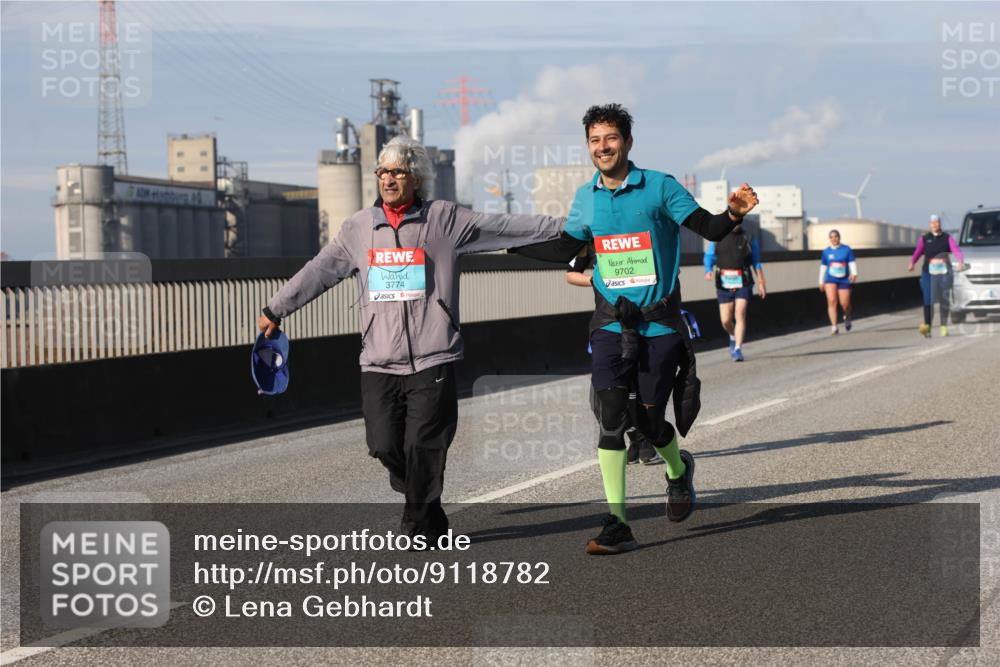 03.10.2025 - Köhlbrandbrückenlauf Lena Gebhardt http://msf.ph/oto/9118782 03.10.2025 10:25:50 Position 2 3774, 9702 meine-sportfotos.de