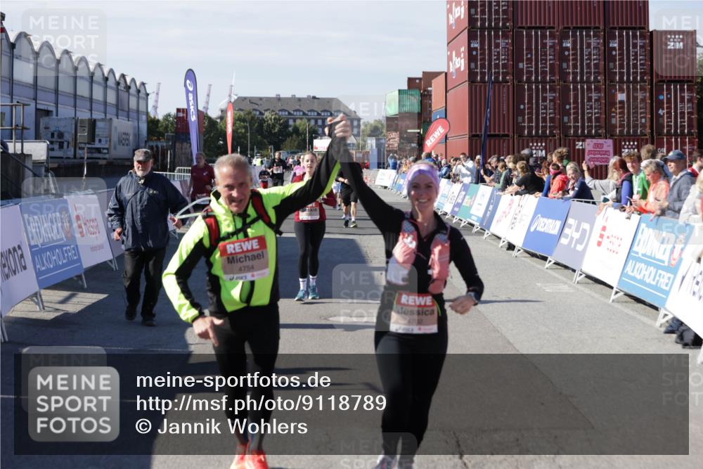 03.10.2025 - Köhlbrandbrückenlauf Jannik Wohlers http://msf.ph/oto/9118789 03.10.2025 13:34:31 Ziel 4702, 4754, 5390, 5437, 5693, 5695 meine-sportfotos.de