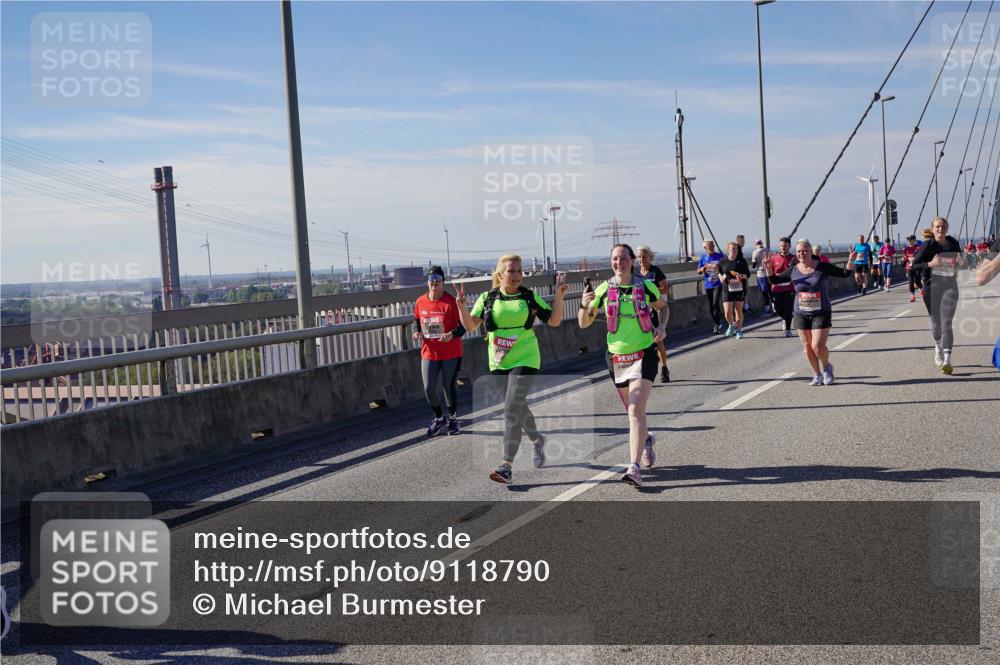 03.10.2025 - Köhlbrandbrückenlauf Michael Burmester http://msf.ph/oto/9118790 03.10.2025 13:00:09 Position 2  meine-sportfotos.de