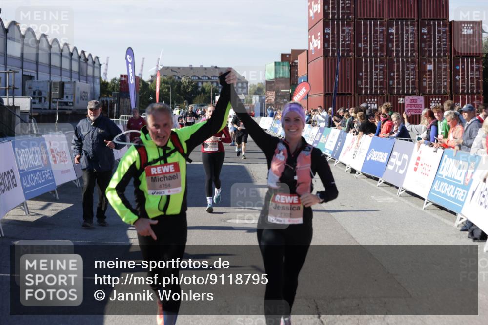 03.10.2025 - Köhlbrandbrückenlauf Jannik Wohlers http://msf.ph/oto/9118795 03.10.2025 13:34:32 Ziel 4702, 4754, 5390, 5437, 5693, 5695, 6486 meine-sportfotos.de