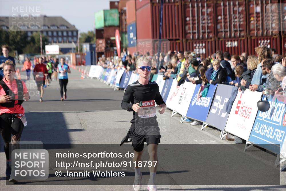 03.10.2025 - Köhlbrandbrückenlauf Jannik Wohlers http://msf.ph/oto/9118797 03.10.2025 13:03:42 Ziel 4063, 4214, 4274, 4322, 4422, 4507, 5639, 5707, 5799, 6025 meine-sportfotos.de
