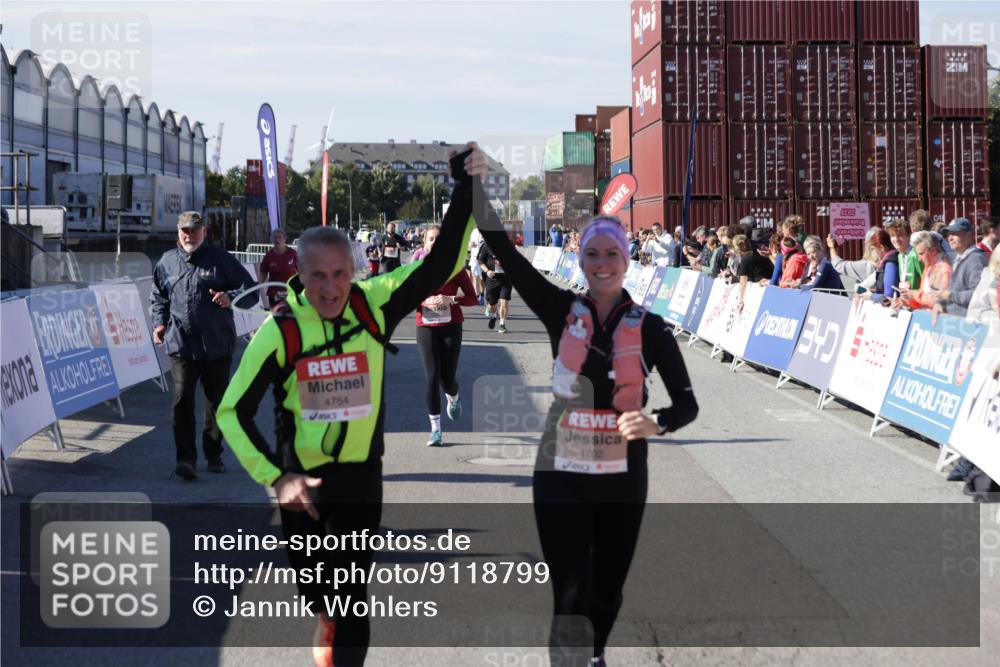 03.10.2025 - Köhlbrandbrückenlauf Jannik Wohlers http://msf.ph/oto/9118799 03.10.2025 13:34:32 Ziel 4702, 4754, 5390, 5437, 5693, 5695, 6486 meine-sportfotos.de