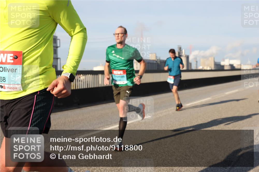 03.10.2025 - Köhlbrandbrückenlauf Lena Gebhardt http://msf.ph/oto/9118800 03.10.2025 09:45:01 Position 2 68 meine-sportfotos.de