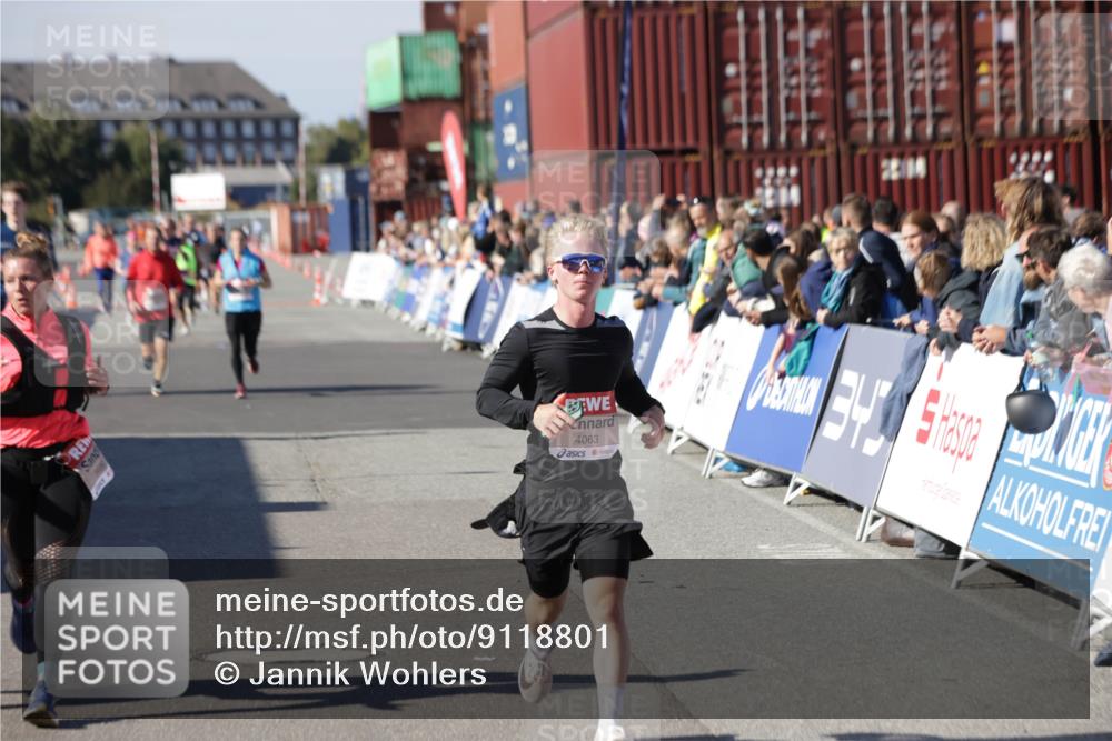 03.10.2025 - Köhlbrandbrückenlauf Jannik Wohlers http://msf.ph/oto/9118801 03.10.2025 13:03:42 Ziel 4063, 4214, 4274, 4322, 4422, 4507, 5639, 5707, 5799, 6025 meine-sportfotos.de