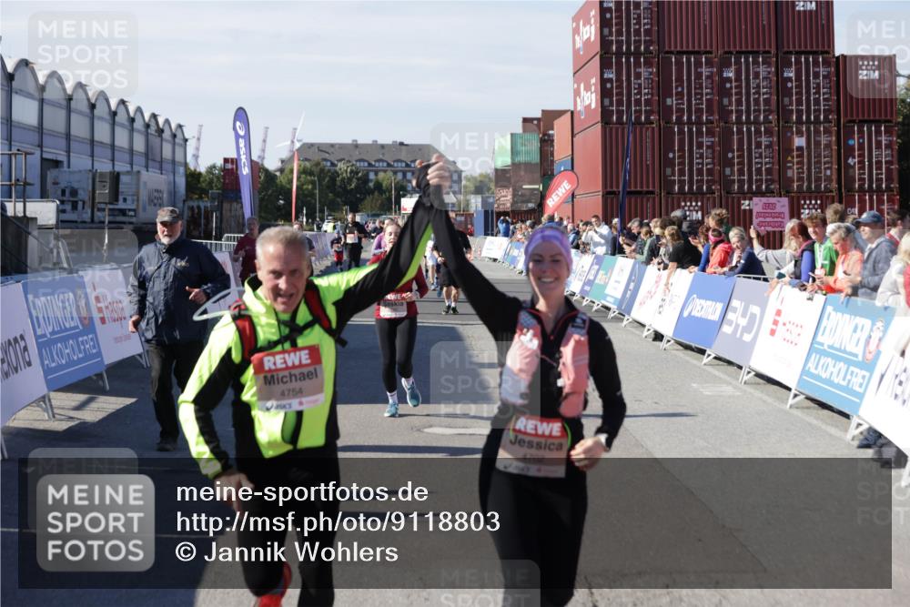 03.10.2025 - Köhlbrandbrückenlauf Jannik Wohlers http://msf.ph/oto/9118803 03.10.2025 13:34:32 Ziel 4702, 4754, 5390, 5437, 5693, 5695, 6486 meine-sportfotos.de