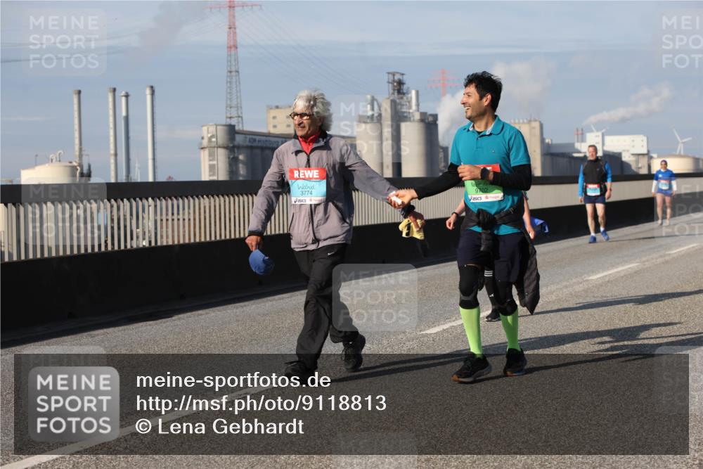 03.10.2025 - Köhlbrandbrückenlauf Lena Gebhardt http://msf.ph/oto/9118813 03.10.2025 10:25:51 Position 2 3774, 9702 meine-sportfotos.de