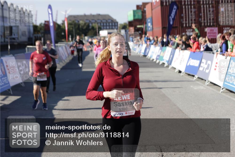 03.10.2025 - Köhlbrandbrückenlauf Jannik Wohlers http://msf.ph/oto/9118814 03.10.2025 13:34:36 Ziel 4702, 4754, 4997, 5390, 5407, 5465, 6289, 6290, 6486 meine-sportfotos.de