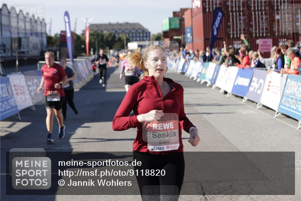 03.10.2025 - Köhlbrandbrückenlauf Jannik Wohlers http://msf.ph/oto/9118820 03.10.2025 13:34:36 Ziel 4702, 4754, 4997, 5390, 5407, 5465, 6289, 6290, 6486 meine-sportfotos.de