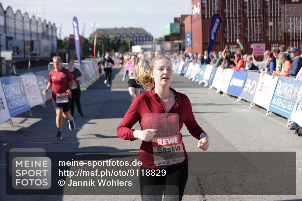 03.10.2025 - Köhlbrandbrückenlauf Jannik Wohlers http://msf.ph/oto/9118829 03.10.2025 13:34:36 Ziel 4702, 4754, 4997, 5390, 5407, 5465, 6289, 6290, 6486 meine-sportfotos.de