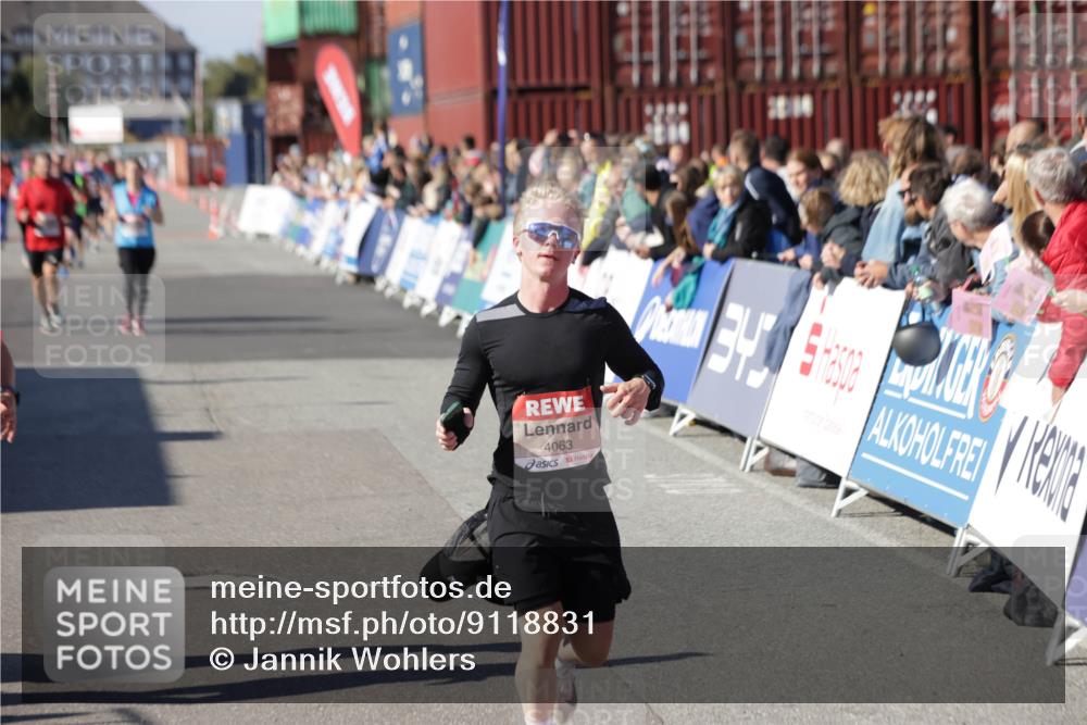 03.10.2025 - Köhlbrandbrückenlauf Jannik Wohlers http://msf.ph/oto/9118831 03.10.2025 13:03:42 Ziel 4063, 4214, 4274, 4322, 4422, 4507, 5639, 5707, 5799, 6025 meine-sportfotos.de