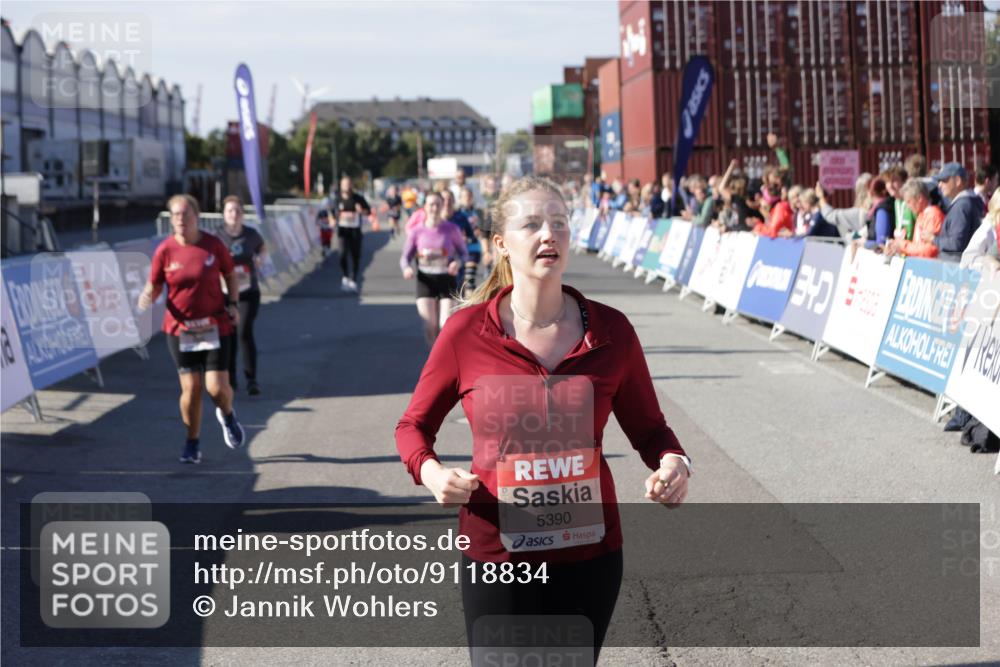 03.10.2025 - Köhlbrandbrückenlauf Jannik Wohlers http://msf.ph/oto/9118834 03.10.2025 13:34:36 Ziel 4702, 4754, 4997, 5390, 5407, 5465, 6289, 6290, 6486 meine-sportfotos.de