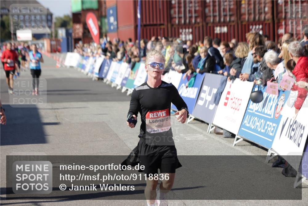 03.10.2025 - Köhlbrandbrückenlauf Jannik Wohlers http://msf.ph/oto/9118836 03.10.2025 13:03:42 Ziel 4063, 4214, 4274, 4322, 4422, 4507, 5639, 5707, 5799, 6025 meine-sportfotos.de