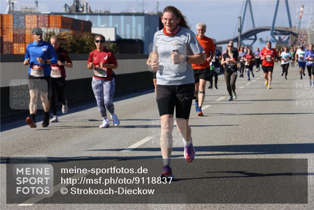 03.10.2025 - Köhlbrandbrückenlauf Strokosch-Dieckow http://msf.ph/oto/9118837 03.10.2025 12:55:38 Position 3  meine-sportfotos.de