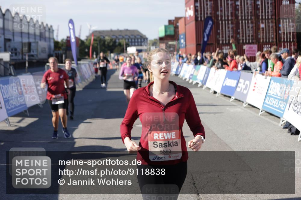 03.10.2025 - Köhlbrandbrückenlauf Jannik Wohlers http://msf.ph/oto/9118838 03.10.2025 13:34:36 Ziel 4702, 4754, 4997, 5390, 5407, 5465, 6289, 6290, 6486 meine-sportfotos.de
