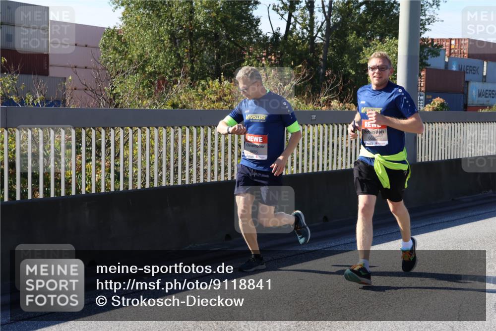 03.10.2025 - Köhlbrandbrückenlauf Strokosch-Dieckow http://msf.ph/oto/9118841 03.10.2025 12:55:40 Position 3 6685, 6686 meine-sportfotos.de