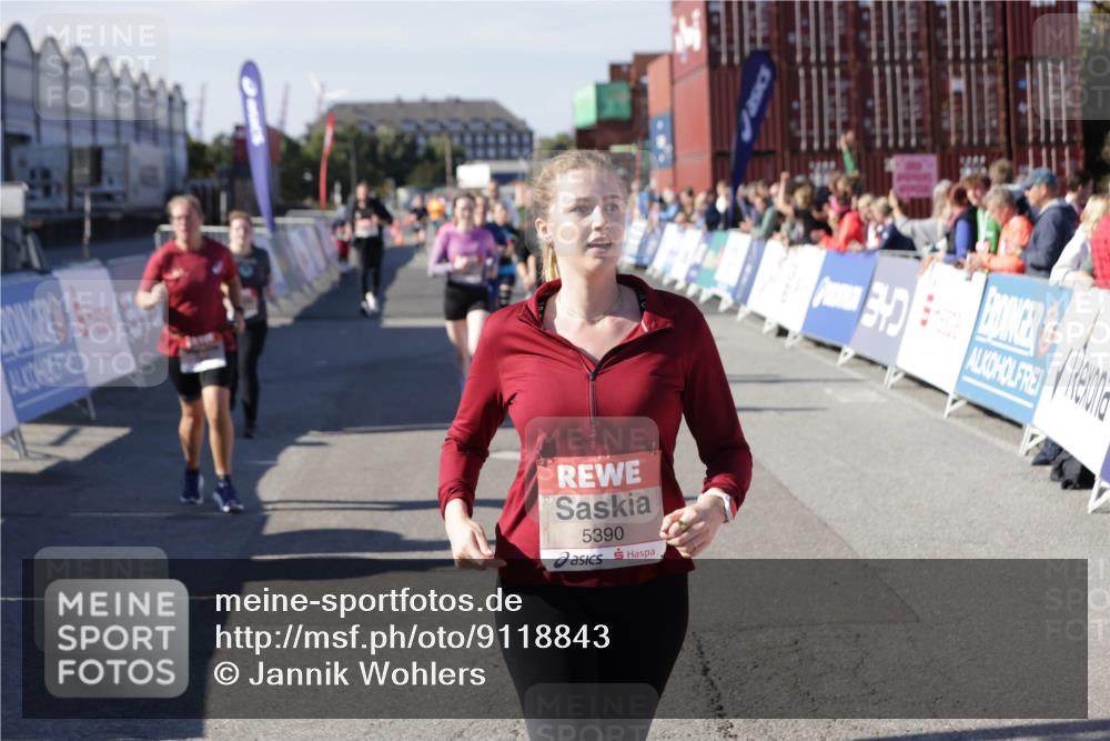 03.10.2025 - Köhlbrandbrückenlauf Jannik Wohlers http://msf.ph/oto/9118843 03.10.2025 13:34:36 Ziel 4702, 4754, 4997, 5390, 5407, 5465, 6289, 6290, 6486 meine-sportfotos.de