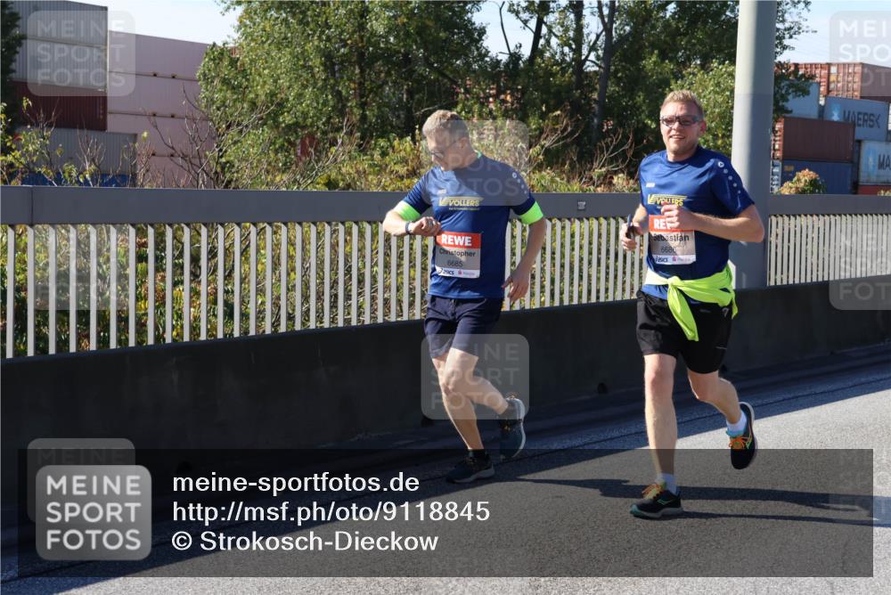 03.10.2025 - Köhlbrandbrückenlauf Strokosch-Dieckow http://msf.ph/oto/9118845 03.10.2025 12:55:40 Position 3 6685, 6686 meine-sportfotos.de