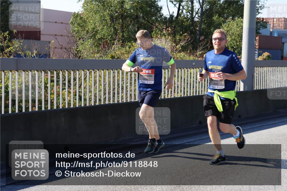 03.10.2025 - Köhlbrandbrückenlauf Strokosch-Dieckow http://msf.ph/oto/9118848 03.10.2025 12:55:40 Position 3 6685, 6686 meine-sportfotos.de